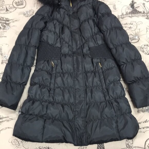 Via Spiga Women's Diamond Quilted Down Coat with Faux Fur Collar - Picture 3 of 6